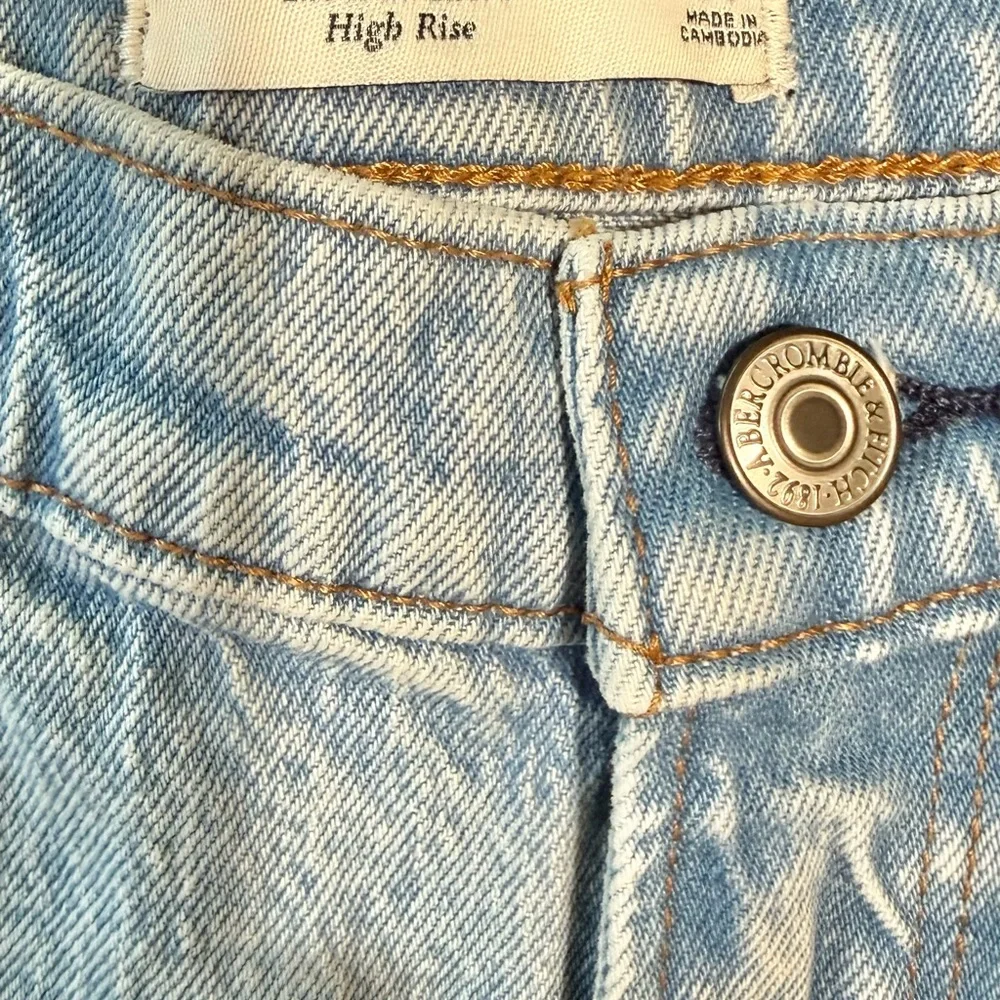Abercrombie & Fitch Light Blue Denim Jean Shorts - Picture 4 of 4